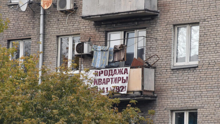 «Рынок недвижимости в полудиком состоянии»: как в России хотят бороться с мошенничеством