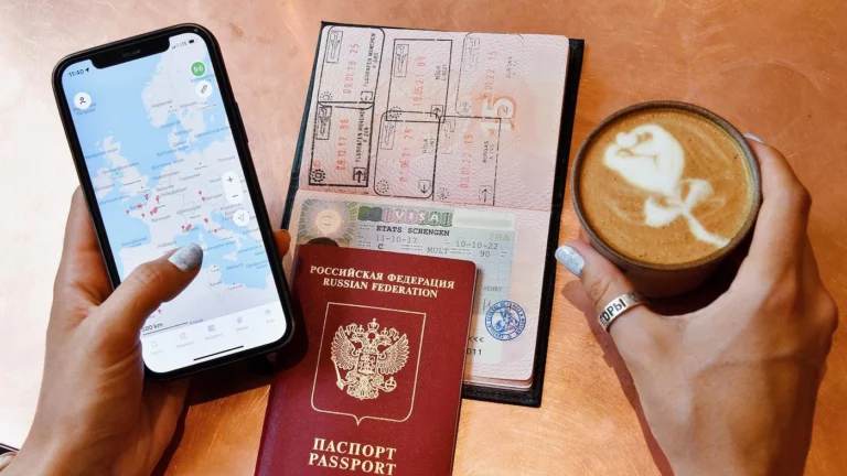 Еврокомиссия запретила выдачу новых мультивиз для россиян