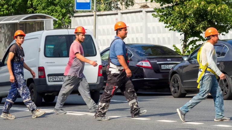 Под конкретные проекты: власти «пересобирают» модель привлечения мигрантов