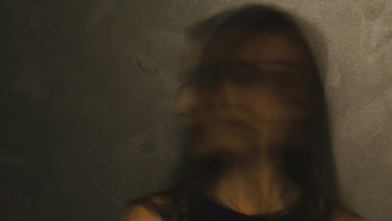 «Видят не ребенка, а чудовище»: почему в России участились случаи детоубийства