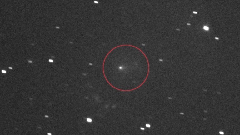 В NASA представили новые снимки загадочной межзвездной кометы 3I/ATLAS