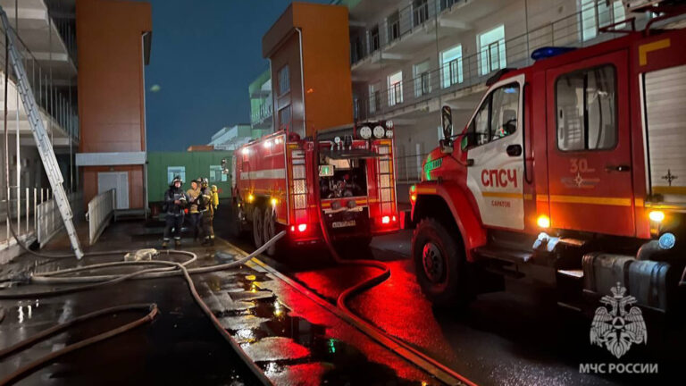 В Саратове произошел пожар в больнице, есть пострадавшие: что известно