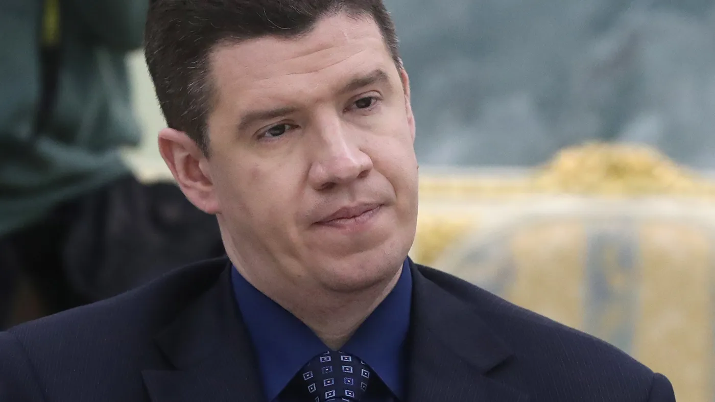 Mening erim qora tanli erkakning jinsiy aloqada bolishini onlayn tomosha qiladi.