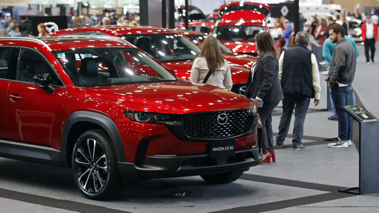 Mazda возвращается в Россию с официальными продажами