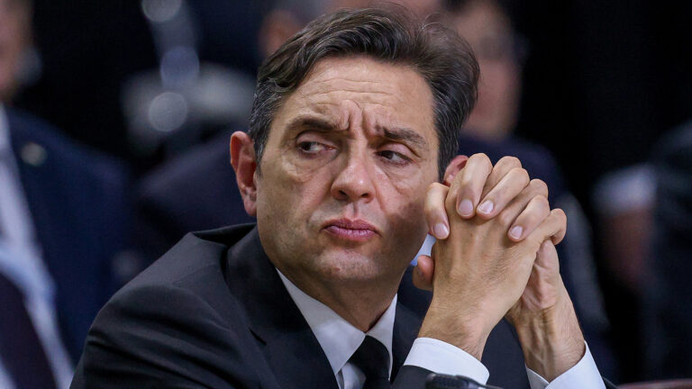 Александр Вулин