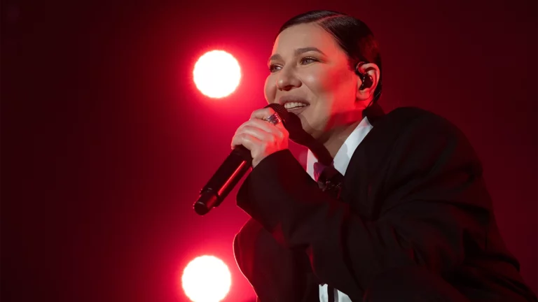 Певица Ёлка убрала упоминание Украины из своего хита: что она сказала об СВО