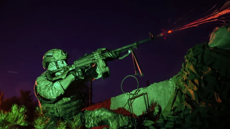 В России за ночь сбили 216 беспилотников