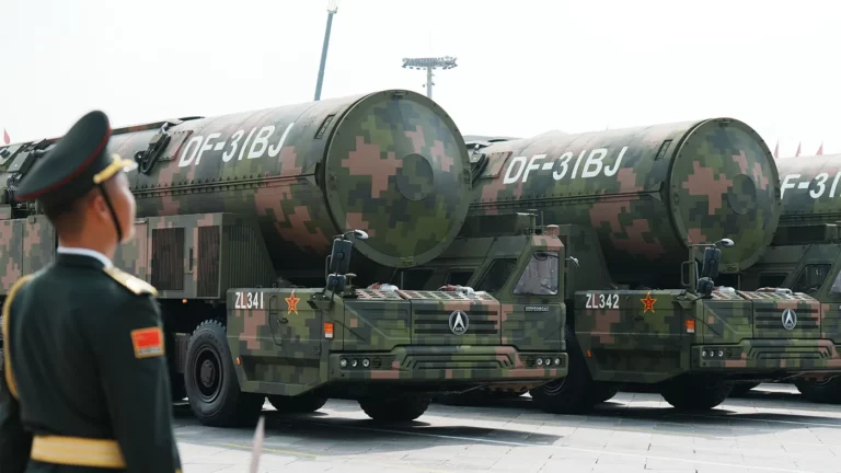 Китай начал гонку вооружений раньше России и США: о чем рассказали снимки из космоса