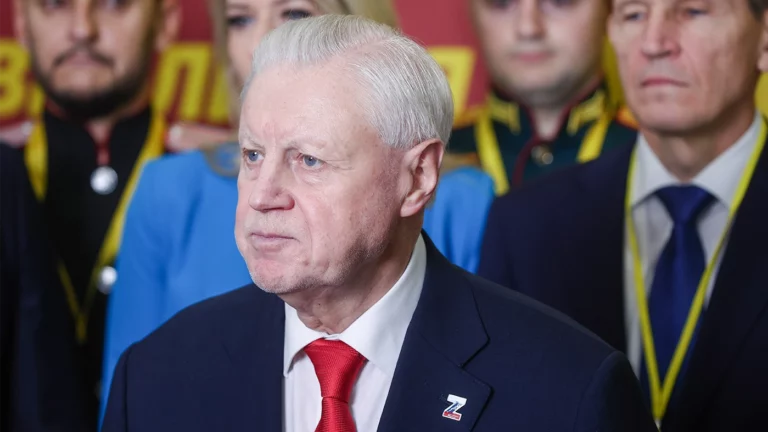 «Полное разорение»: Миронов назвал способ вырвать россиян из банковской кабалы