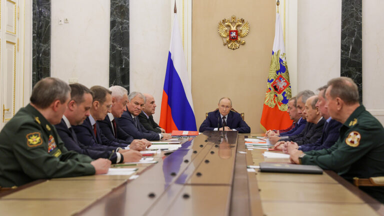 Белоусов предложил Путину начать подготовку к ядерным испытаниям: что ответил президент