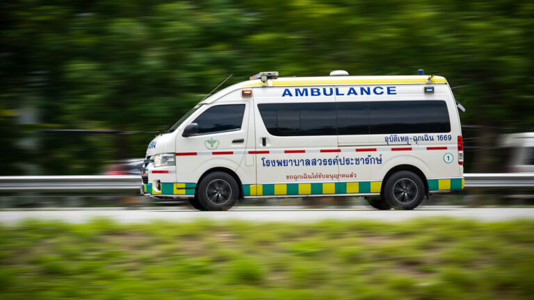 Автобус с 30 российскими туристами разбился в Таиланде