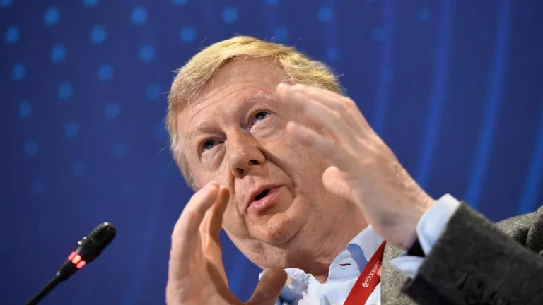 Судебные приставы открыли процедуру ареста имущества Чубайса по иску на ₽12 млрд