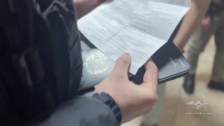 В Петербурге раскрыли схему фиктивной регистрации 1,7 тыс. мигрантов в хостеле