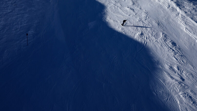 Восемь лыжников погибли за день под лавинами в австрийских Альпах