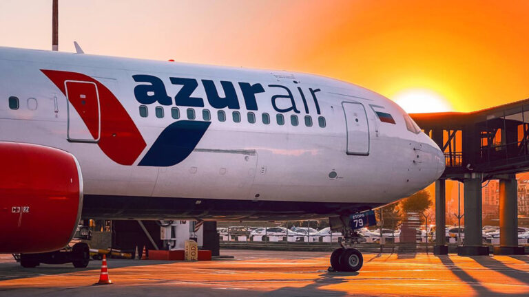 Российские туристы с вернувшегося во Вьетнам рейса рассказали о взрывах в двигателе