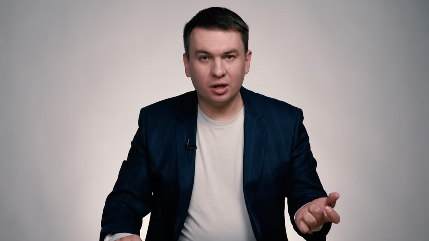 Pro-Kremlin Blogger Detained After Public Break With Putin