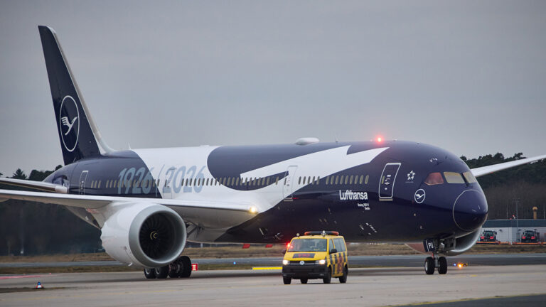 Крупнейшая авиакомпания Европы отменила 20 тыс. рейсов для экономии топлива