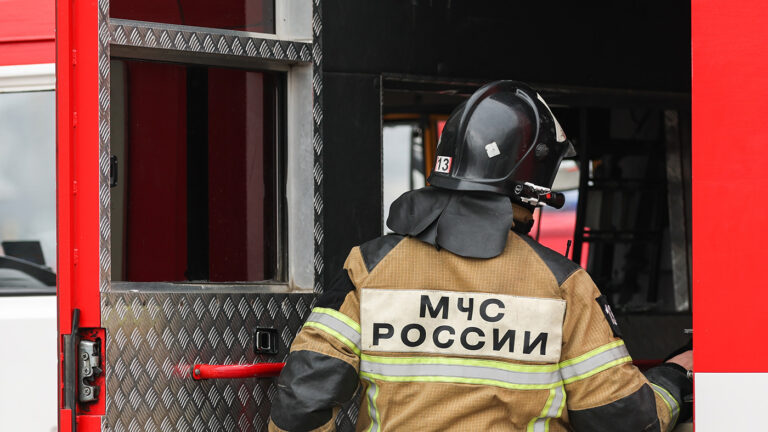В Оренбурге беспилотник попал в жилую многоэтажку