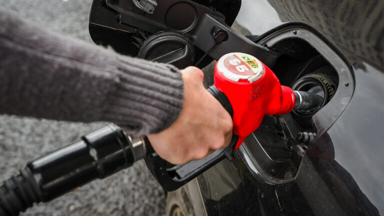 В ГД предостерегли нефтяников от попыток залезть в карман граждан