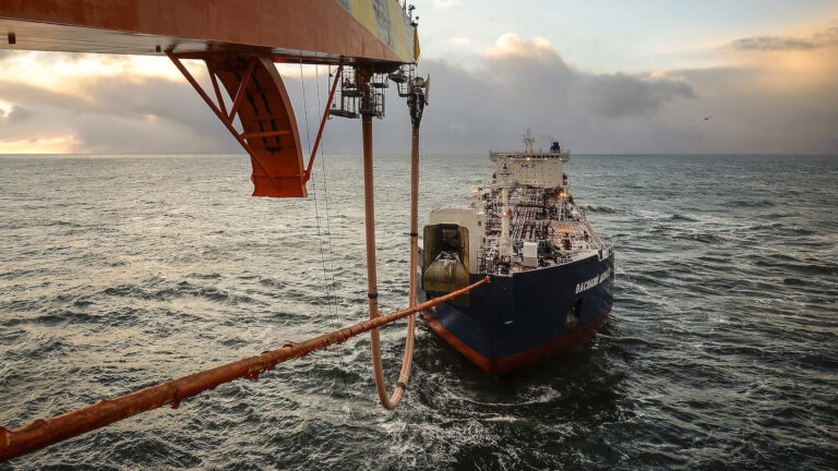 Рубио: США хотят прекратить приостановку санкций против нефти РФ как можно скорее