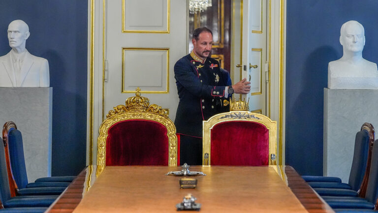 Серфер, спецназовец, «викинг»: чем известен новый король Норвегии Хокон VIII