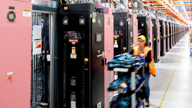 WSJ: В Гилрое (США) узнали о дата-центре Amazon, когда его уже начали строить