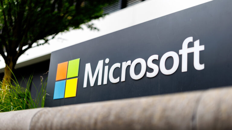 Российская «дочка» Microsoft пытается сбыть долги и технику на торгах