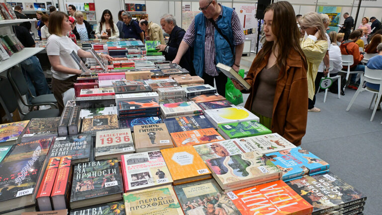 31% россиян готовы ехать в другой город ради книжной ярмарки — опрос КИОН Строки
