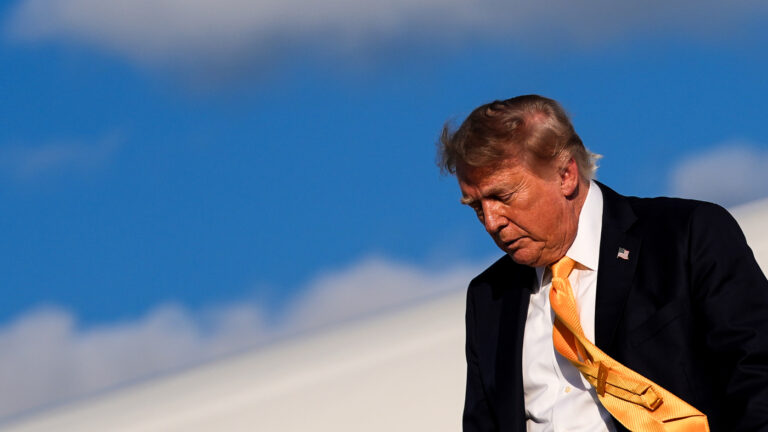 Трамп вызвал сенсацию своим необычным видом