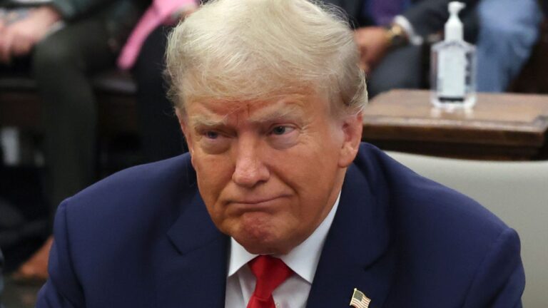 Двойной удар по Трампу: два суда в один день встали на сторону прессы